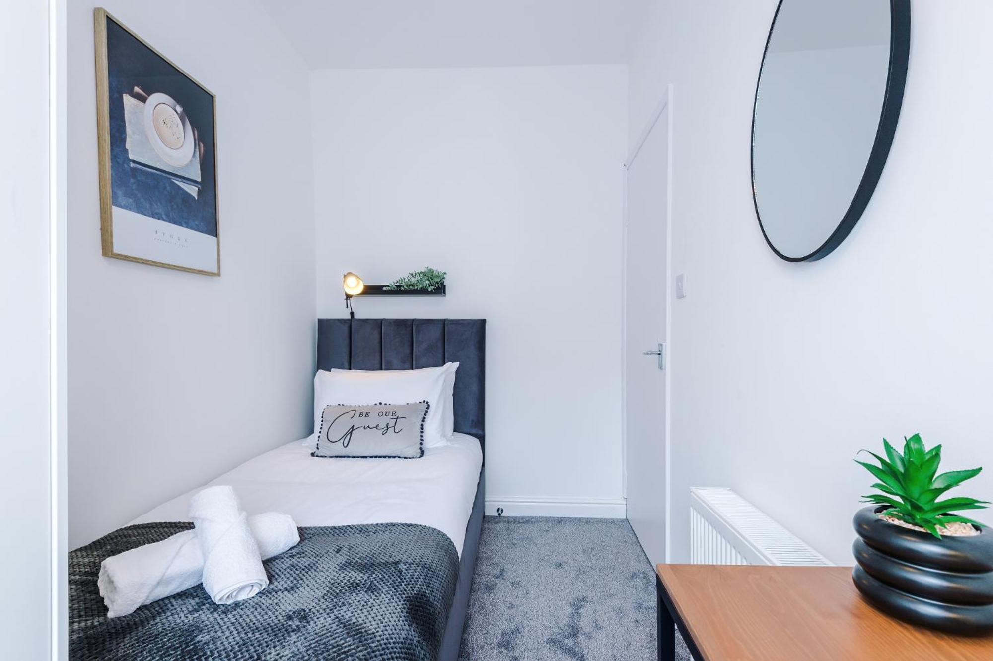Modern Premium 3 Bed Hidden Gem - Central Location Барнслі Екстер'єр фото